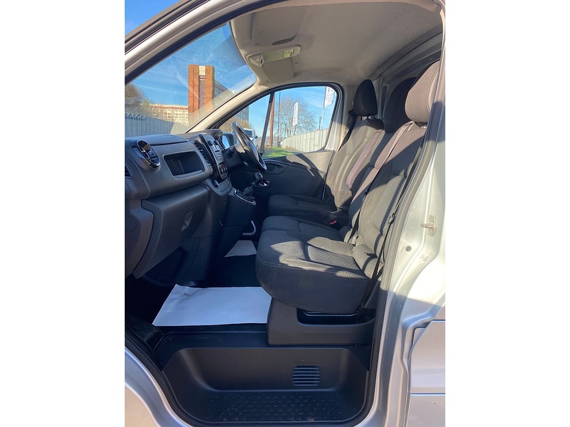 Vauxhall Vivaro 1.6 CDTi 2900 Sportive Panel Van 5dr Diesel Manual L2 H1 Euro 5 (115 ps) - U99