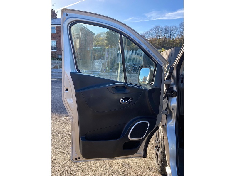 Vauxhall Vivaro 1.6 CDTi 2900 Sportive Panel Van 5dr Diesel Manual L2 H1 Euro 5 (115 ps) - U99