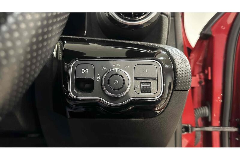 Mercedes-Benz A Class 1.3 A180 AMG Line Hatchback 5dr Petrol 7G-DCT Euro 6 (s/s) (136 ps) - U100