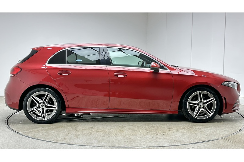 Mercedes-Benz A Class A180 AMG Line - U100