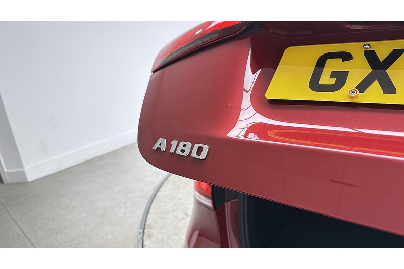 Mercedes-Benz A Class A180 AMG Line - U100