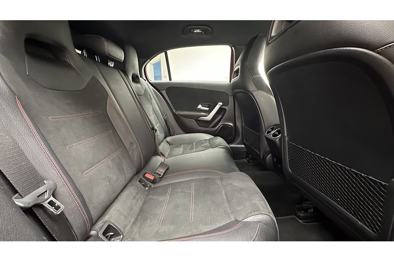 Mercedes-Benz A Class A180 AMG Line - U100