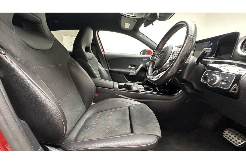 Mercedes-Benz A Class A180 AMG Line - U100