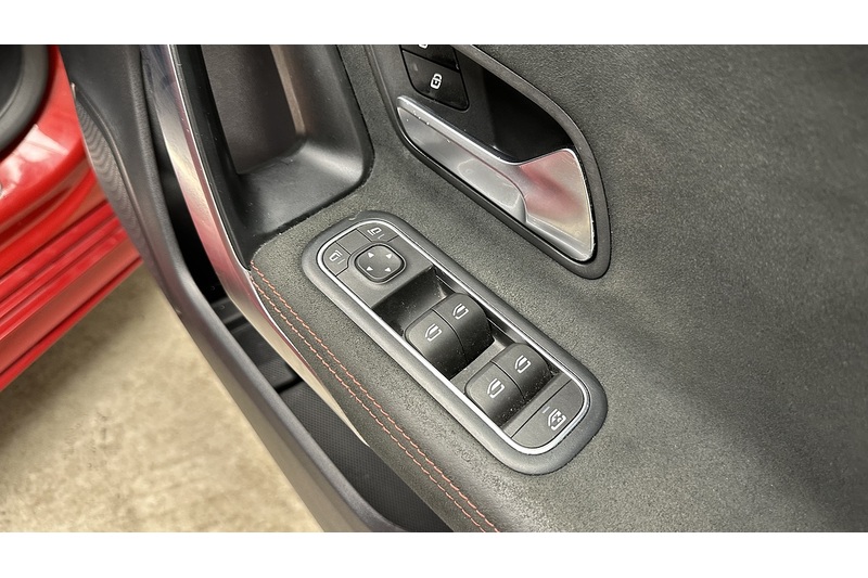 Mercedes-Benz A Class A180 AMG Line - U100