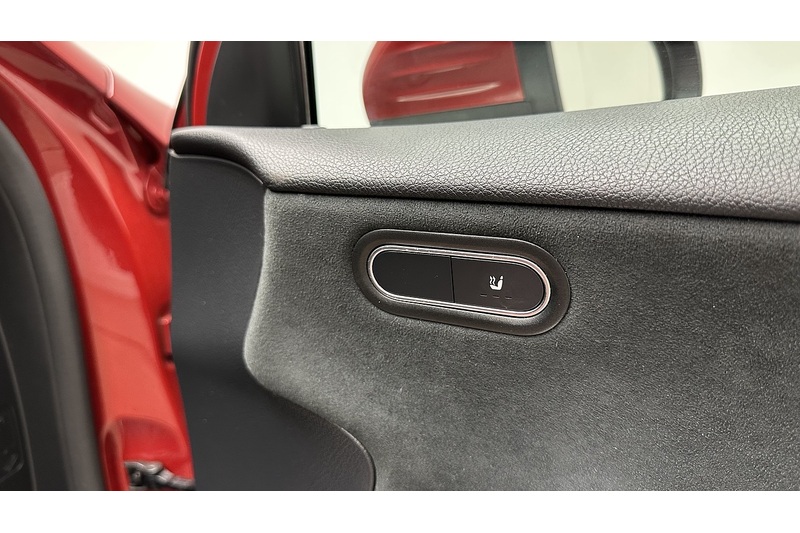 Mercedes-Benz A Class A180 AMG Line - U100