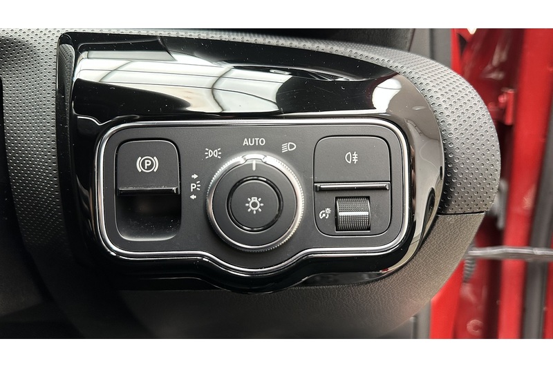 Mercedes-Benz A Class A180 AMG Line - U100