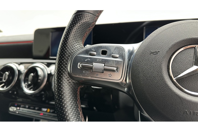 Mercedes-Benz A Class A180 AMG Line - U100