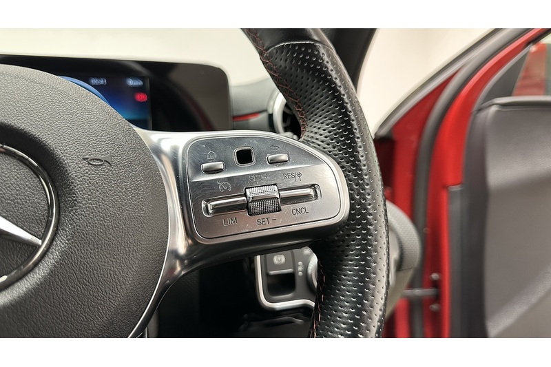 Mercedes-Benz A Class A180 AMG Line - U100