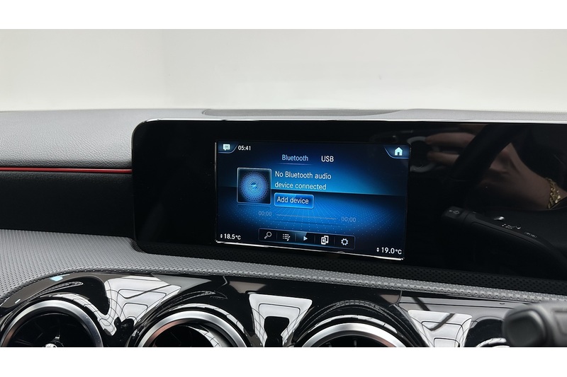 Mercedes-Benz A Class A180 AMG Line - U100