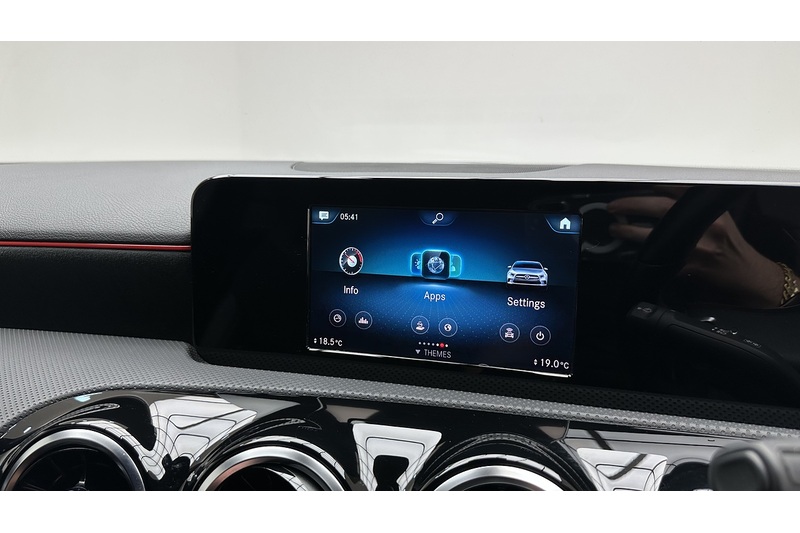 Mercedes-Benz A Class A180 AMG Line - U100