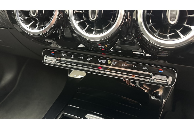 Mercedes-Benz A Class A180 AMG Line - U100