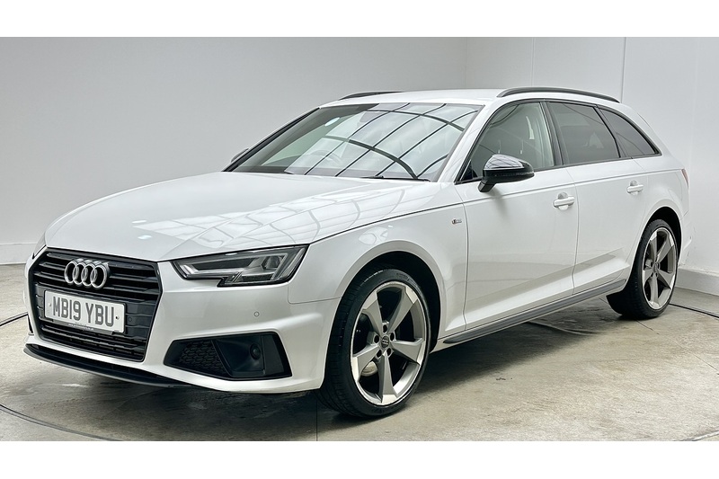 Audi A4 Avant TFSI Black Edition - U1056