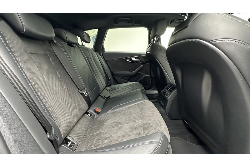 Audi A4 Avant TFSI Black Edition - U1056