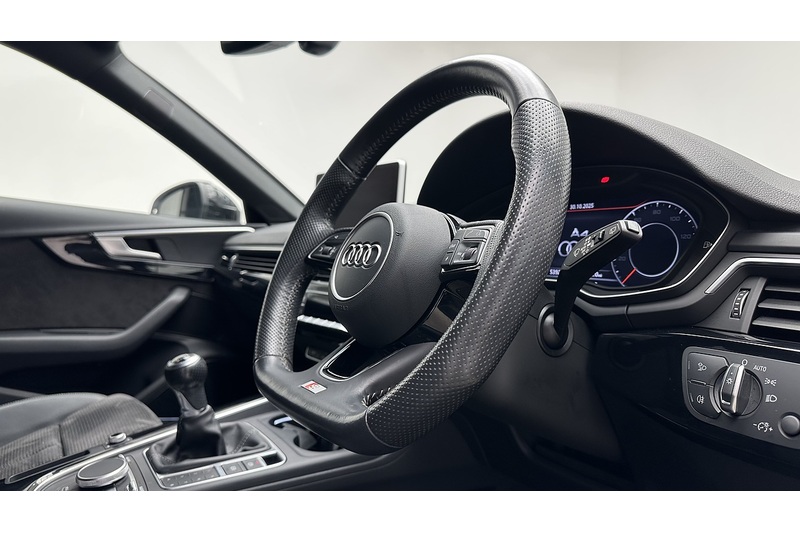 Audi A4 Avant TFSI Black Edition - U1056