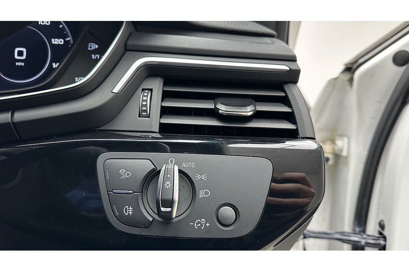 Audi A4 Avant TFSI Black Edition - U1056