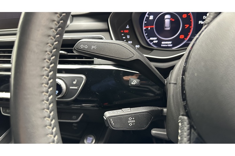 Audi A4 Avant TFSI Black Edition - U1056