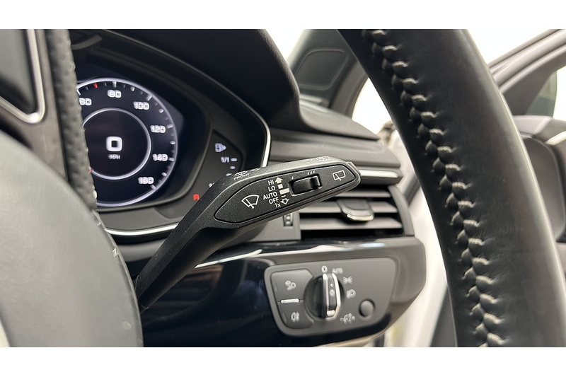 Audi A4 Avant TFSI Black Edition - U1056