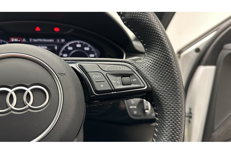 Audi A4 Avant TFSI Black Edition - U1056