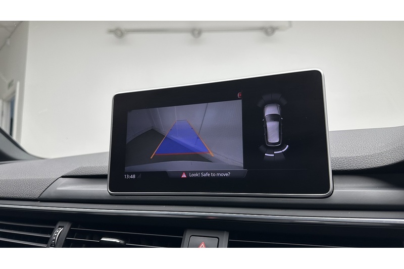 Audi A4 Avant TFSI Black Edition - U1056