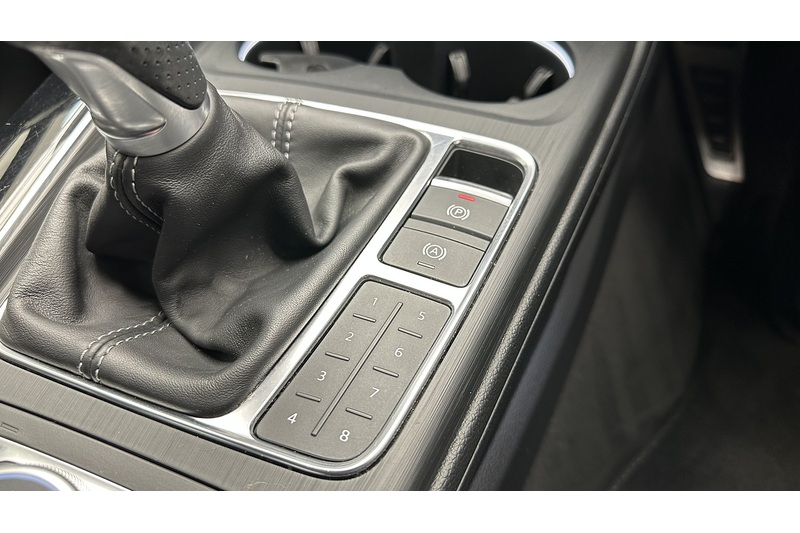 Audi A4 Avant TFSI Black Edition - U1056