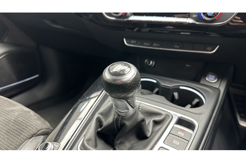 Audi A4 Avant TFSI Black Edition - U1056