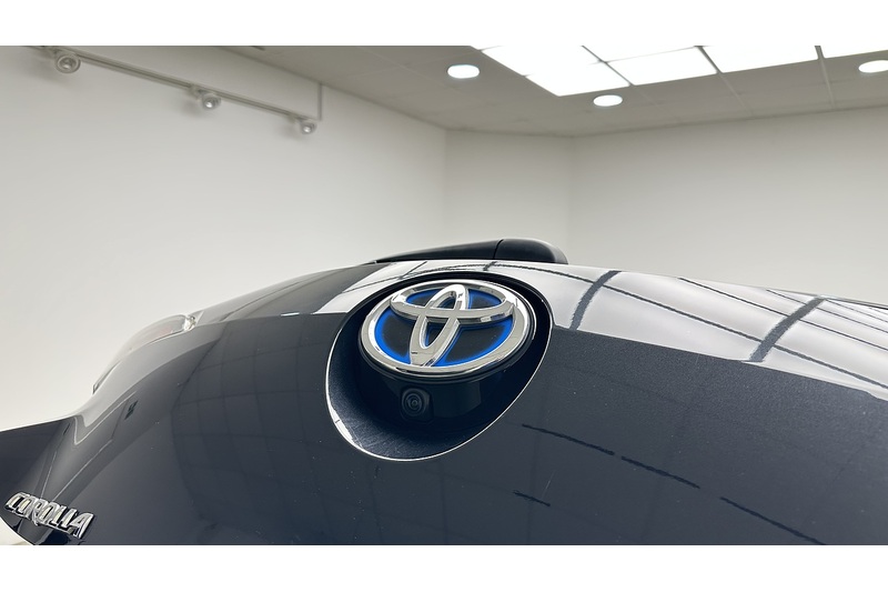 Toyota Corolla VVT-h Design - U1070