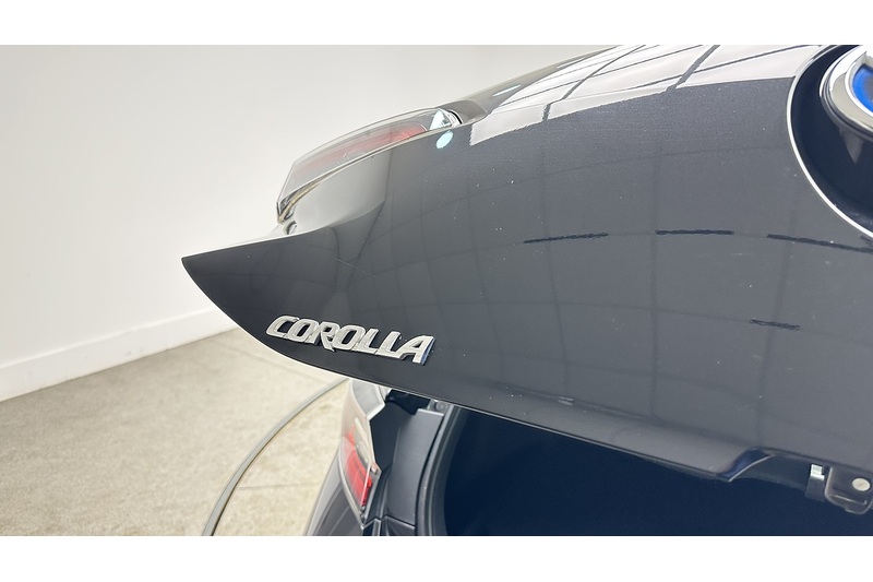 Toyota Corolla VVT-h Design - U1070