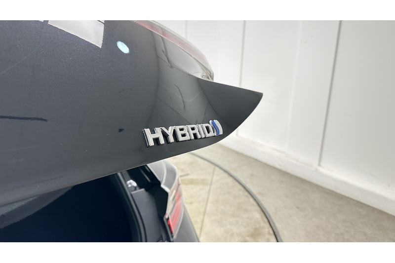 Toyota Corolla VVT-h Design - U1070