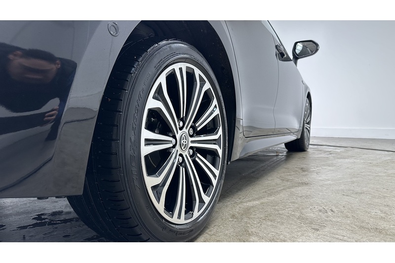 Toyota Corolla VVT-h Design - U1070