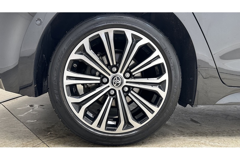 Toyota Corolla VVT-h Design - U1070