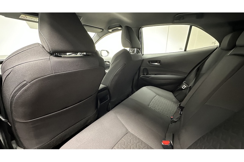 Toyota Corolla VVT-h Design - U1070