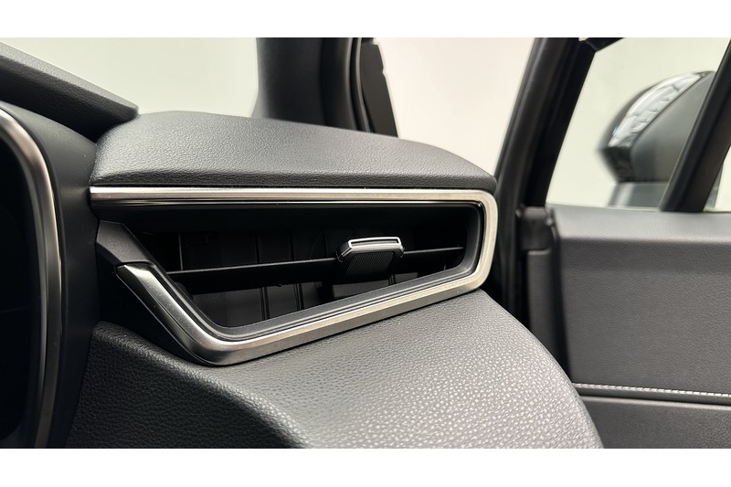 Toyota Corolla VVT-h Design - U1070