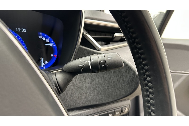 Toyota Corolla VVT-h Design - U1070