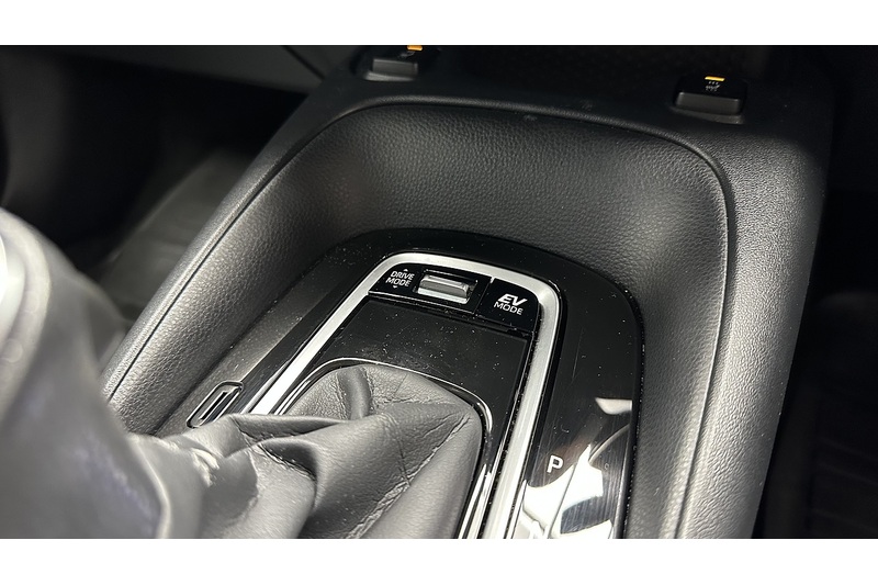 Toyota Corolla VVT-h Design - U1070