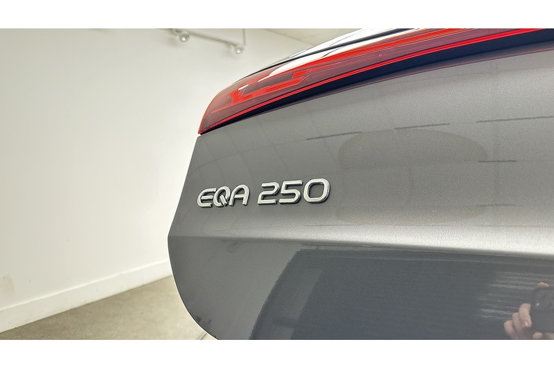 Mercedes-Benz EQA EQA 250 AMG Line - U1077