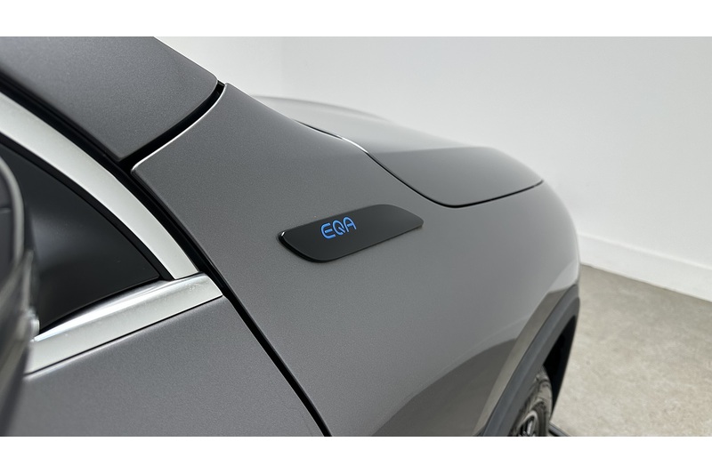 Mercedes-Benz EQA EQA 250 AMG Line - U1077