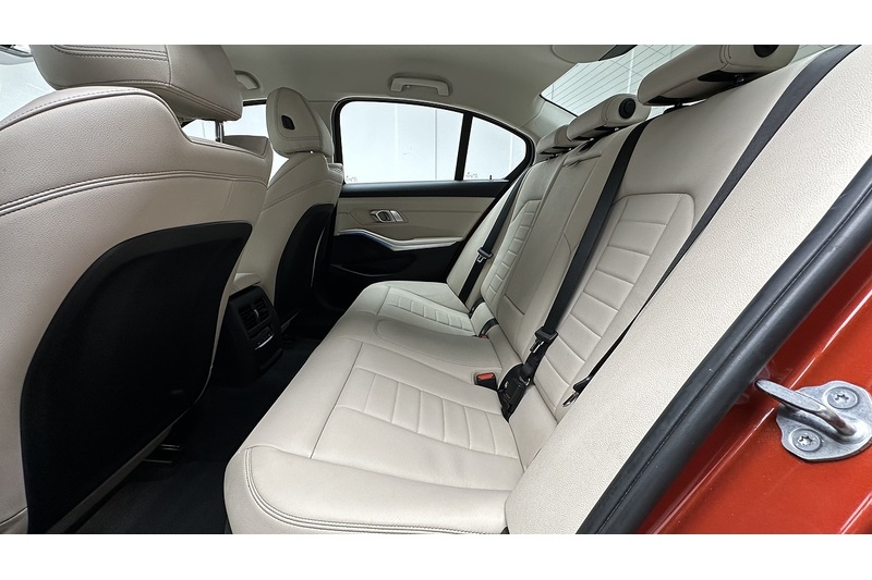 BMW 3 Series 330e Sport Pro - U1119