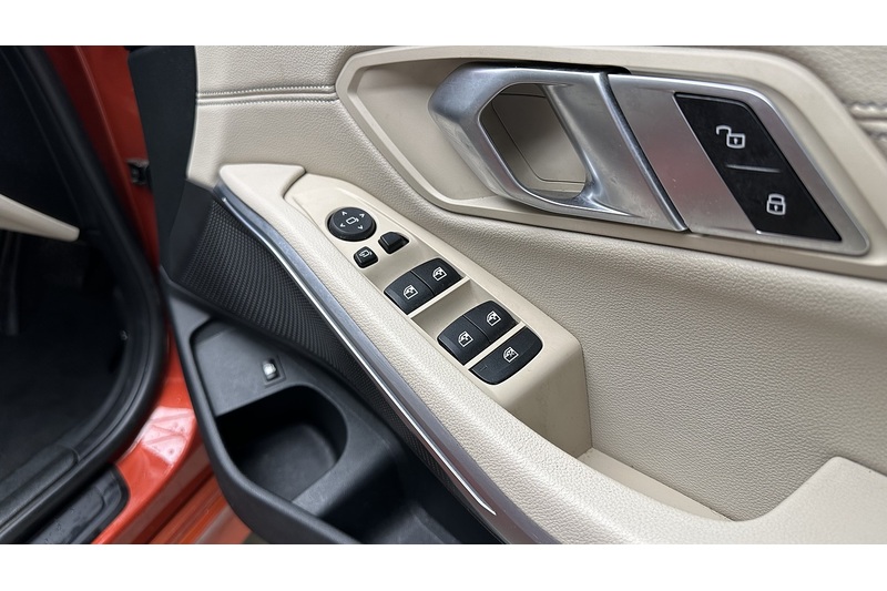 BMW 3 Series 330e Sport Pro - U1119