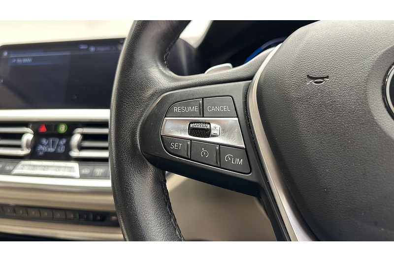 BMW 3 Series 330e Sport Pro - U1119