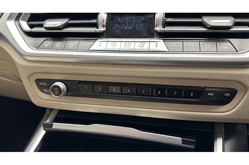 BMW 3 Series 330e Sport Pro - U1119