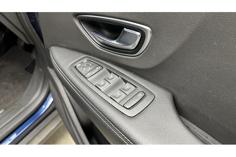 Renault Scenic Blue dCi Iconic - U1213