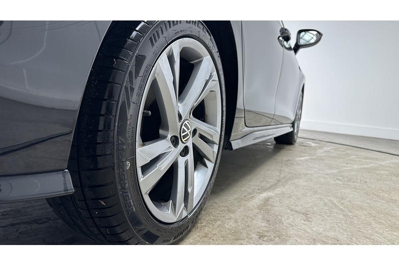 Volkswagen Golf TSI R-Line - U1217