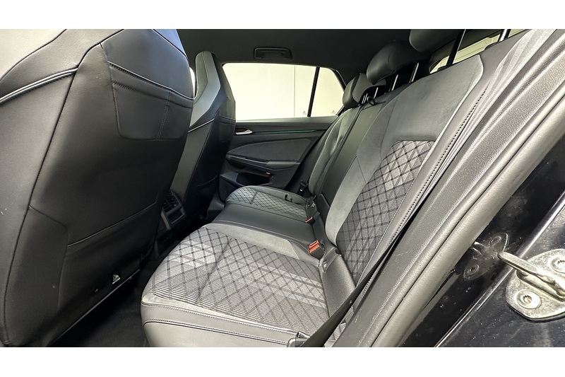 Volkswagen Golf TSI R-Line - U1217