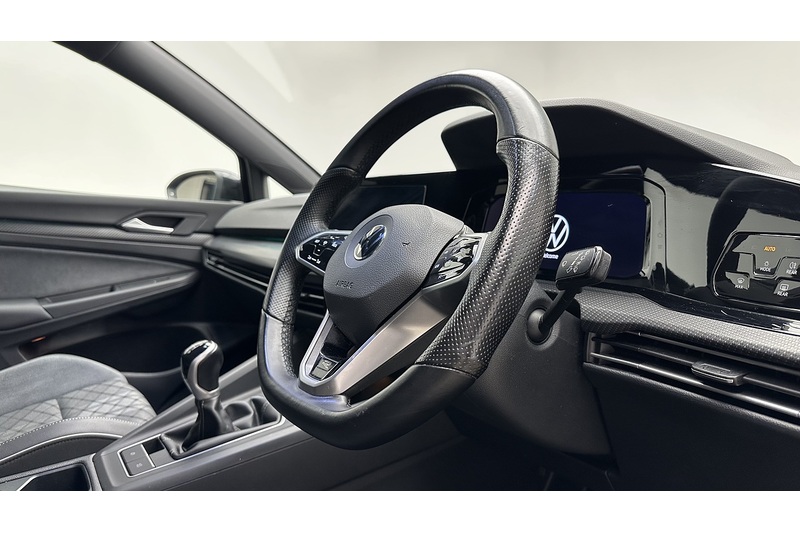 Volkswagen Golf TSI R-Line - U1217