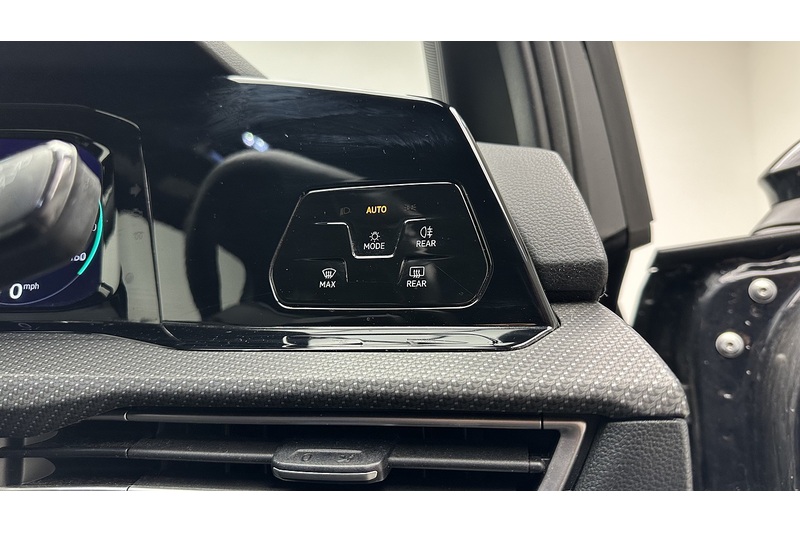 Volkswagen Golf TSI R-Line - U1217