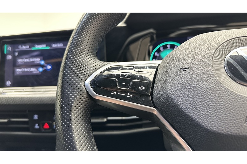 Volkswagen Golf TSI R-Line - U1217