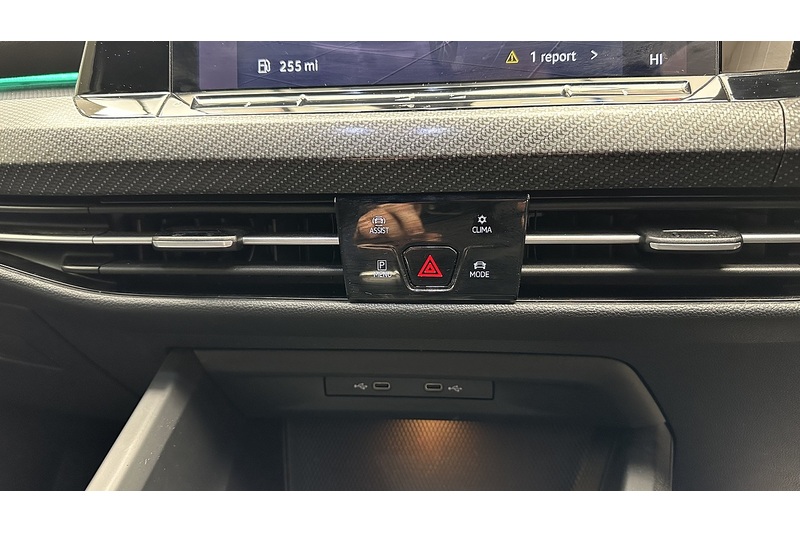 Volkswagen Golf TSI R-Line - U1217