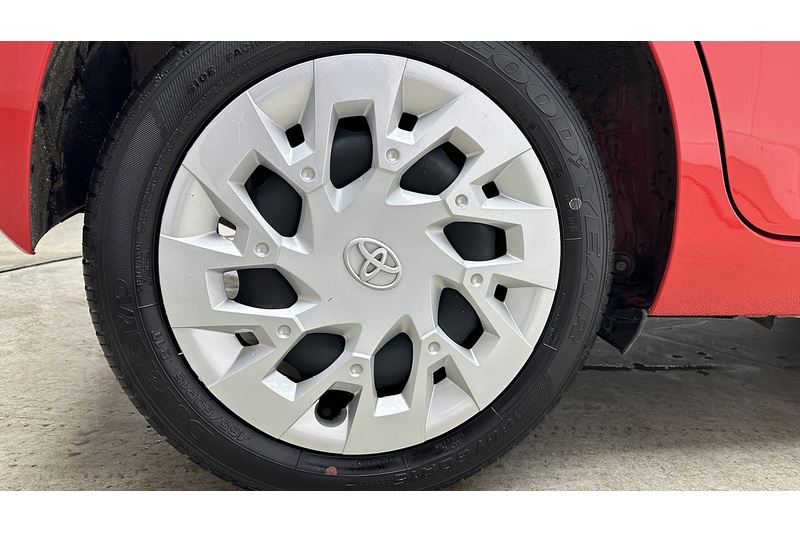 Toyota AYGO VVT-i x-play - U1276