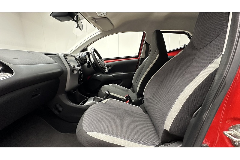 Toyota AYGO VVT-i x-play - U1276