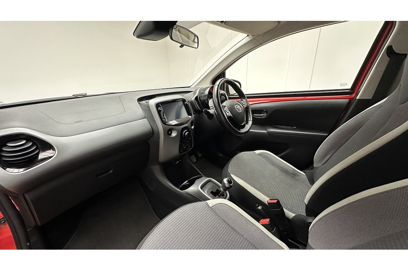 Toyota AYGO VVT-i x-play - U1276
